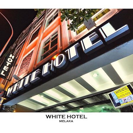 White Hotel Малакка Экстерьер фото