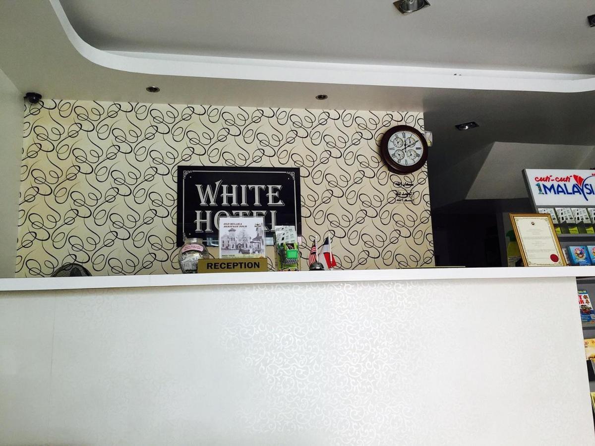 White Hotel Малакка Экстерьер фото