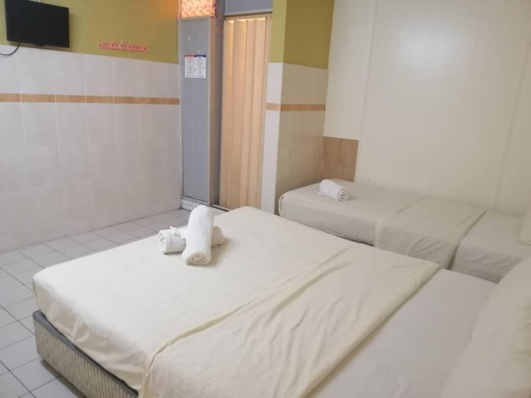White Hotel Малакка Экстерьер фото
