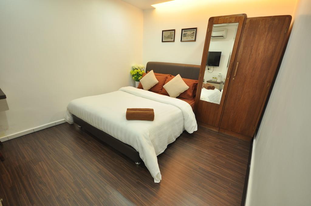 White Hotel Малакка Экстерьер фото